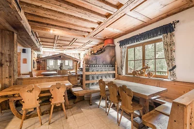 Urige Almhütte im Stubaital mit Sauna