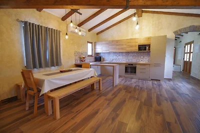 Moderne Villa mit Pool und Garten