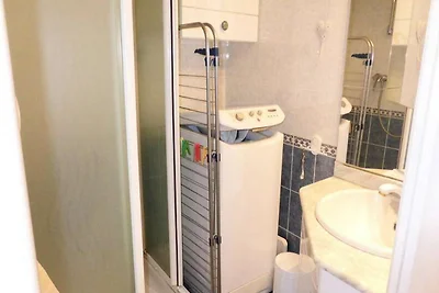 Studio-Residenz aus wei�en Steinen