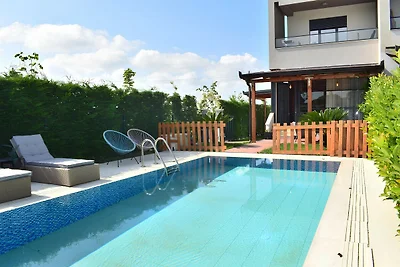 Villa in Gjiri i Lalzit bij Beduin Strand