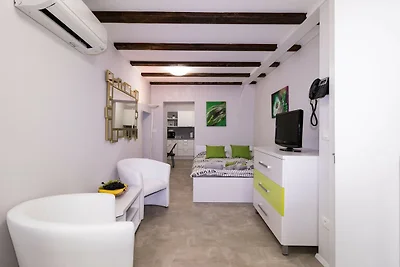 Piran Downtown Chic and Cozy Apartments - Com...