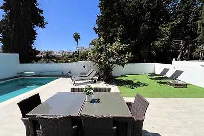 Villa a Marbella con piscina privata