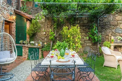 Villa in Toscana vicino Lucca con Piscina