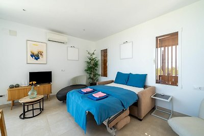 Apartamento con piscina privada.