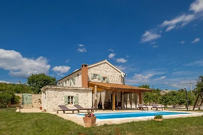 Villa in Posedarje mit privatem Pool