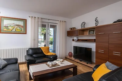 Breg Ivanovci - Three Bedroom Villa with Swim...