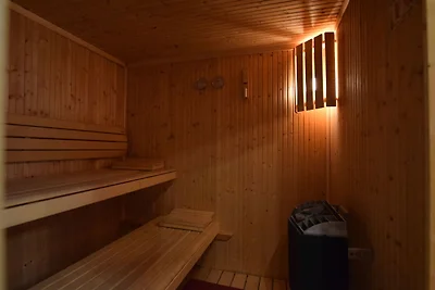 Ein altes Bauernhaus in einem ruhigen...