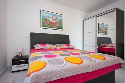 Apartments Happy Holiday - Two Bedroom Apartm...