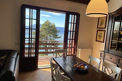 Casa vacanza con giardino e panorama lago