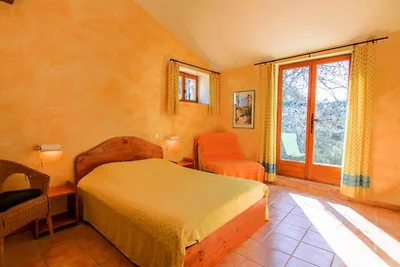 Ferienhaus in Provence mit Pool & Spa