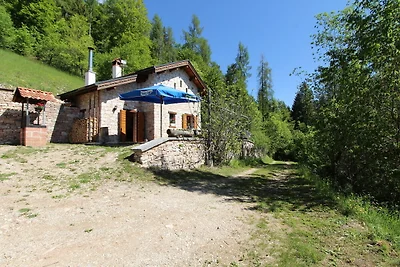 Bergchalet in Lamon mit Garten