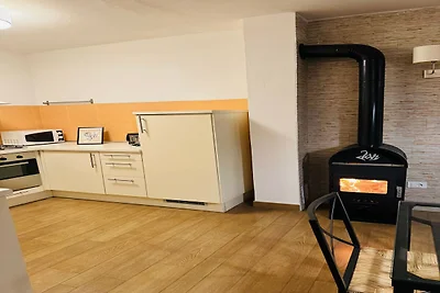 Panoramablick auf den See, umzäunter Privatga...