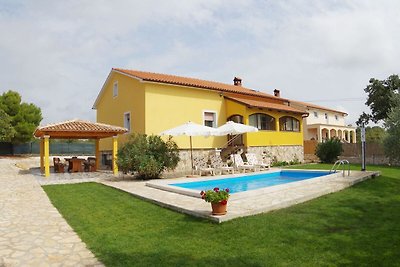 Villa tranquilla a Juršići con piscina...