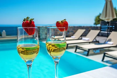 Villa a Sellia con piscina e vista mare