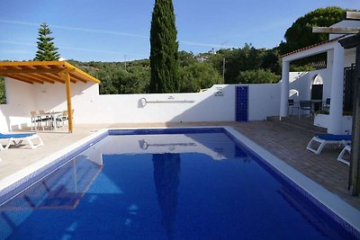 Lussuosa villa a Faro con piscina privata