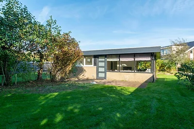 Bungalow in Sint Maartenszee am Strand