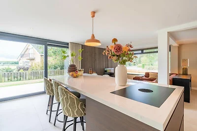 Luxuriöse und attraktive Familienvilla für 8...