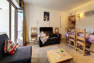 Geräumiges Apartment · Direkter Zugang zur Sk...