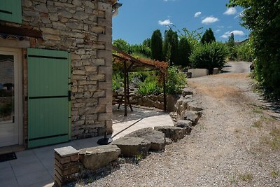 Spaziosa casa vacanze con piscina a Courry