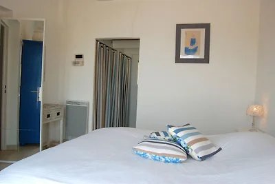 Villa con piscina e campo da tennis in comune