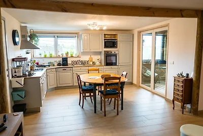 Appartement in Froidchapelle met bubbelbad