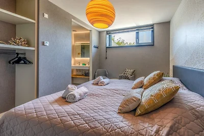 Moderne, luxuriöse und nachhaltige Naturvilla