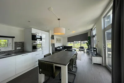 6-Guest Stylish Chalet in De Rijp