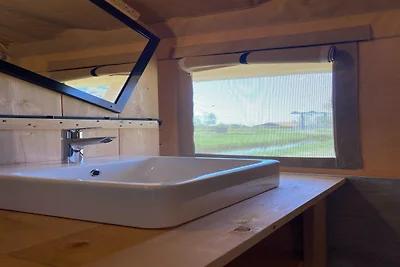 Glamping-Ausflug am Wasser