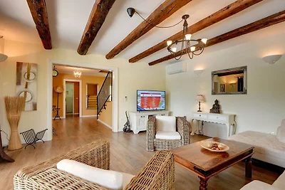 Villa con piscina e jacuzzi