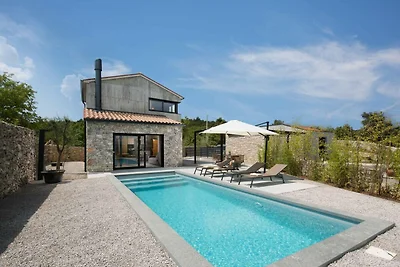 Villa unica a Labin con piscina privata...