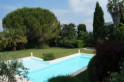 Accogliente villa a Mougins con piscina...