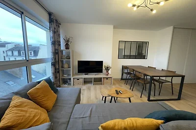 Helles urbanes Refugium mit Balkon