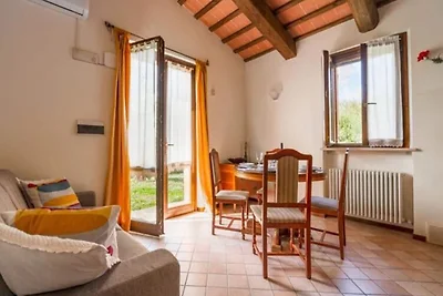 Bella casa vacanze ad Urbania con giardino