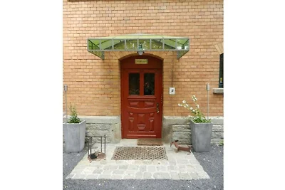 Rozerood, koetshuis bij de vijver