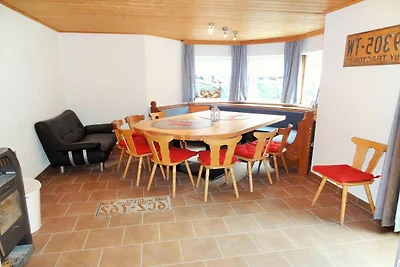 Großes Ferienhaus mit Garten und Balkon im...