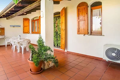 Bellissima villa con giardino arredato