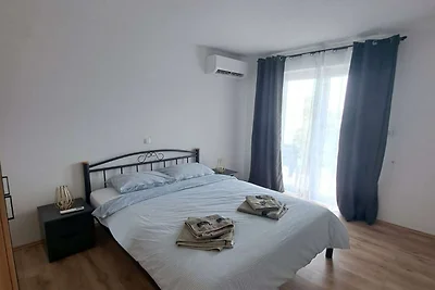 Elegant Brsec Apartments with Sea View - Two ...