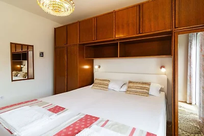 Elegant Sutivan Apartments with Balcony - Two...