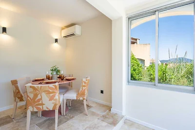 Modern huis met airconditioning, zwembad, 1 s...