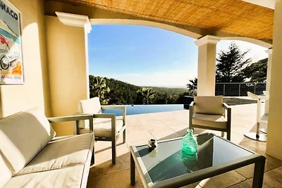 Villa in Valcros mit Infinity-Pool und...