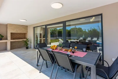 Three Bedroom Villa with Swiming Pool
