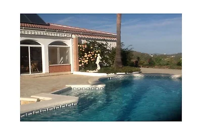 Villa in Torrox mit Schwimmbecken