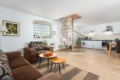 Casa de vacaciones en Kaštelir con piscina.