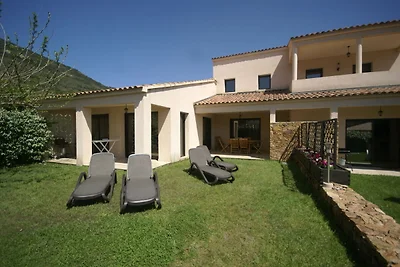 Moderne Villa in Coggia mit Balkon