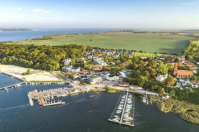 Ferienhaus in Altefähr mit Schwimmbecken