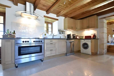 Ferienhaus mit Pool in Verteillac
