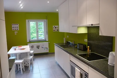 Gemütliches Ferienhaus in Falaën mit Terrasse