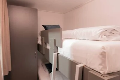 Premium-Lodge mit Whirlpool und Sauna für 5...