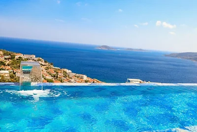 Villa in Kalkan mit Schwimmbecken