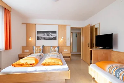 Einladende Ferienwohnung in Ladis mit Balkon